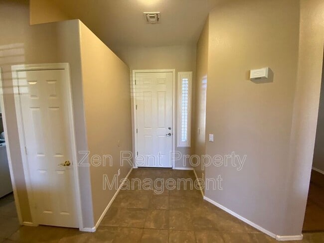 Building Photo - 4267 S Reindeer Ct