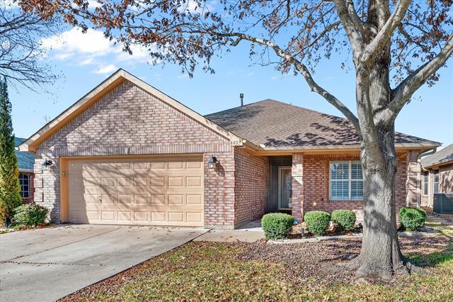 Foto del edificio - 4403 Shady Elm Dr