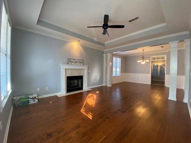 Building Photo - 103 Forsythia Ln