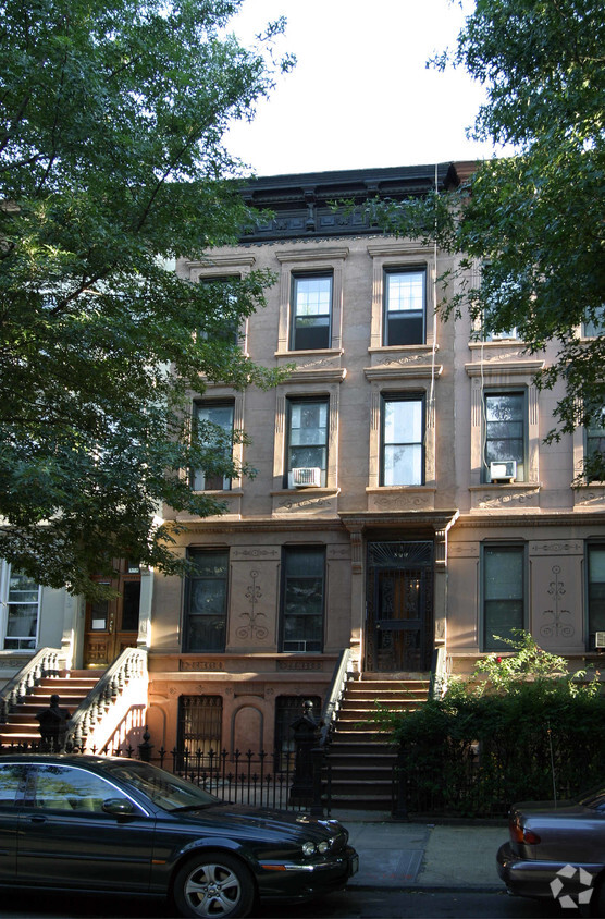 Primary Photo - 215 Jefferson Ave