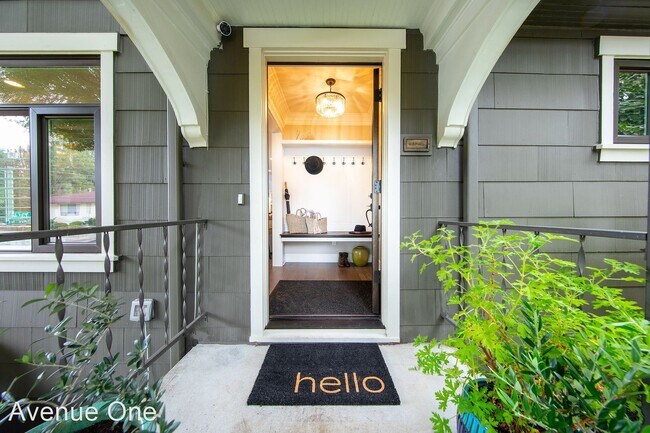 Foto del edificio - 4 br, 2 bath House - 1602 NE 73rd Street