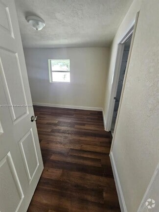 Building Photo - 1717 NW 69th St