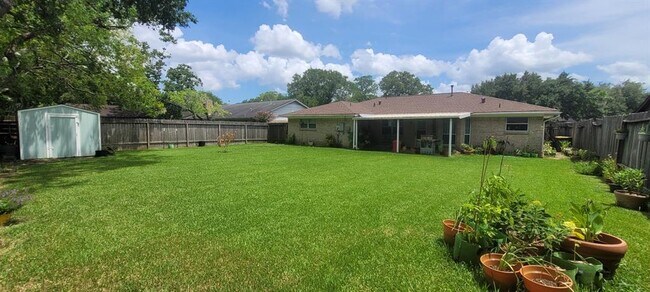 Foto del edificio - 1807 Sleepy Creek Way