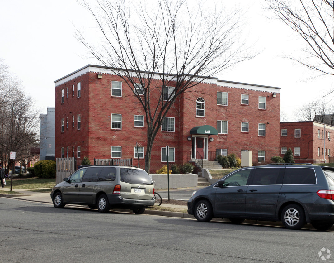 Primary Photo - Beverly Park Apartments