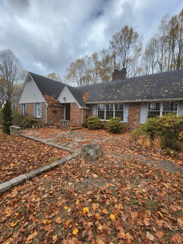 239 Barger Hollow Rd, Blountville, TN 37617 House Rental in