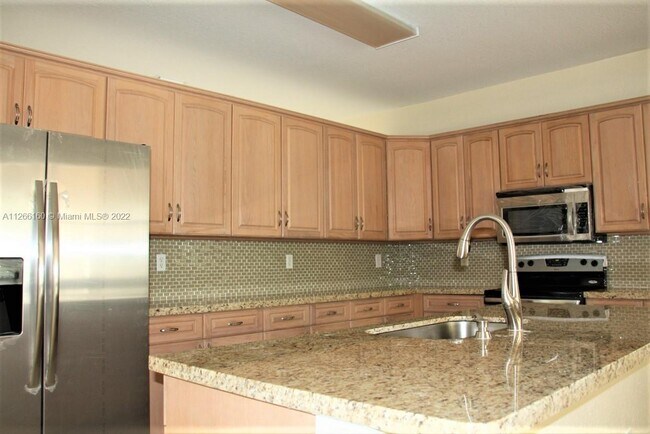 Foto del edificio - 15632 NW 24th St