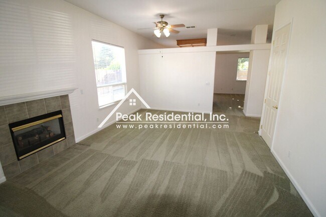 Building Photo - 3 br, 2 bath House - 1595 Larkflower Way