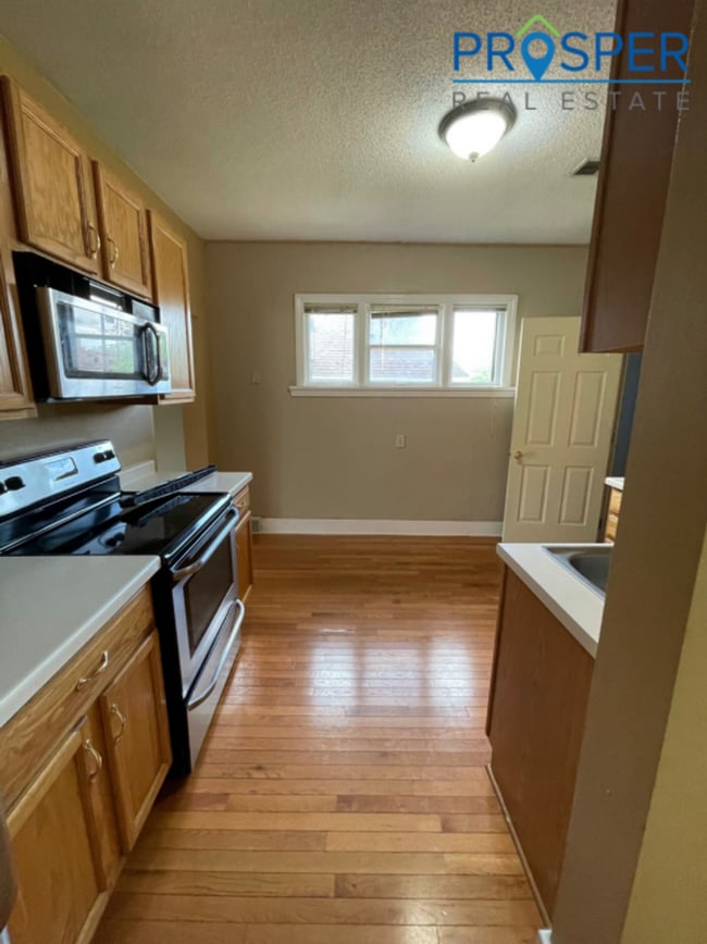 Building Photo - FI1329