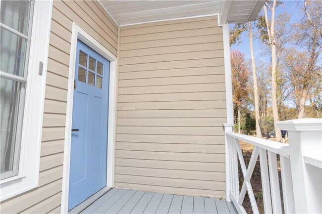 Building Photo - 183 Burbank Dr SW