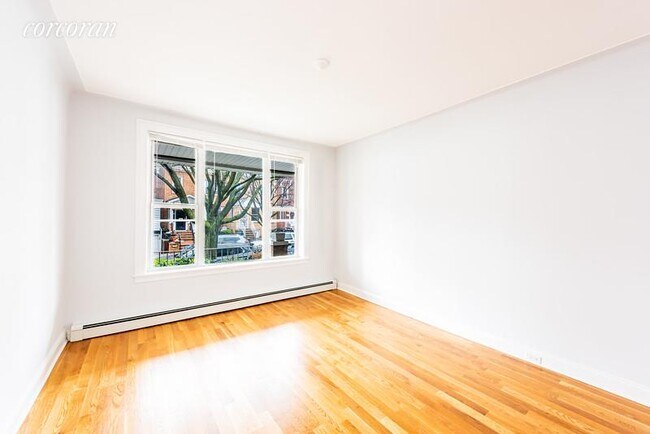 Building Photo - 558 79th St