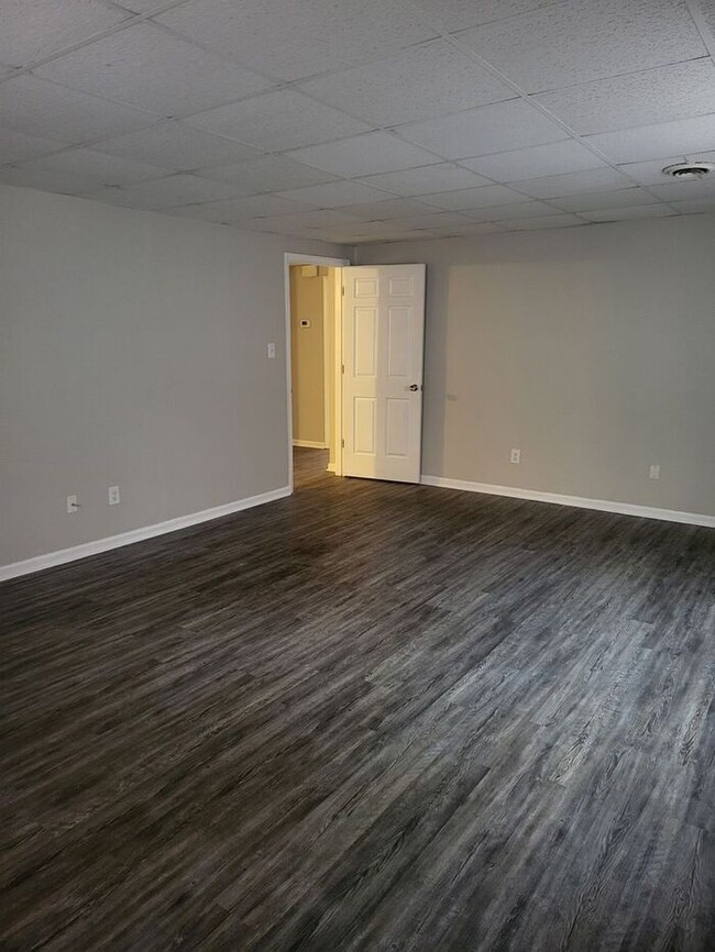 Building Photo - Large Apartment in Albemarle, NC