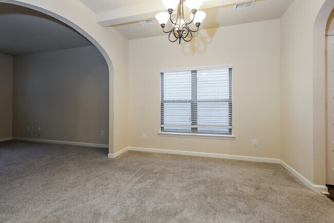 Building Photo - 4235 Sir Dixon Dr