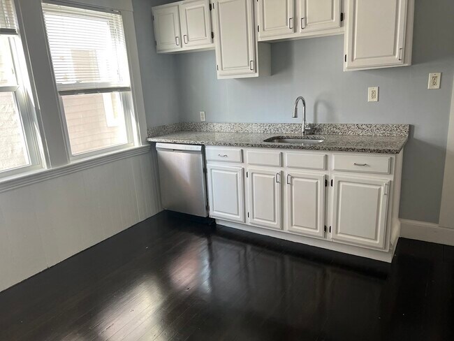 Building Photo - 7 St Marks Rd