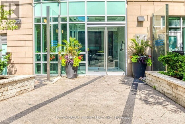 Building Photo - 80 Absolute Ave