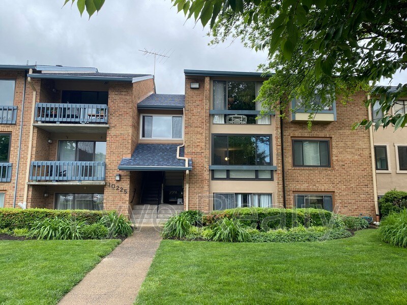 10225 Valentino Dr Unit 7223, Oakton, VA 22124 Condo for Rent in