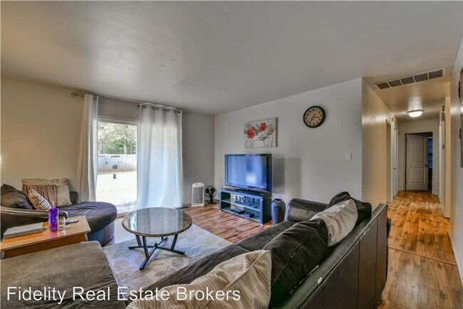Building Photo - 3 br, 1.5 bath House - 927 Kenilworth Road