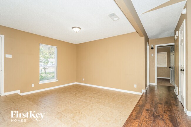 Building Photo - 3704 Finley Rd