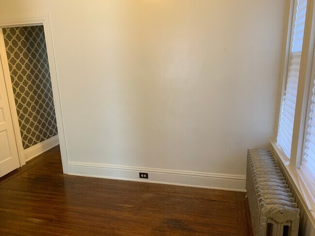 Foto del edificio - Video in Photos! York City SD-1st Floor ap...