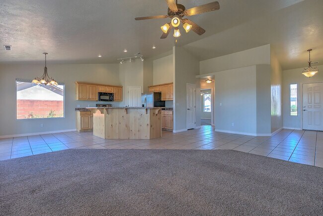 Building Photo - 1630 E 2450 S