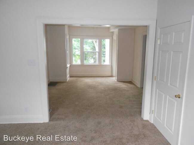 Building Photo - 6 br, 2.5 bath House - 156 W. Patterson Ave.