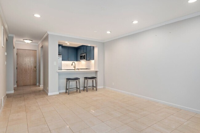 Building Photo - AMAZING ground floor unit in El Escorial.....