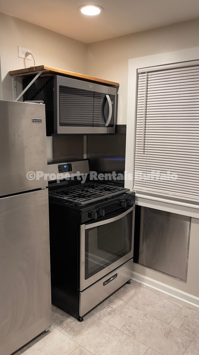 383 Sanders Rd Unit 1, Buffalo, NY 14216 Apartments in Buffalo, NY