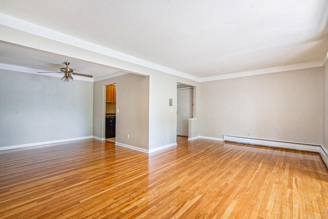 Building Photo - 1249 Island Dr