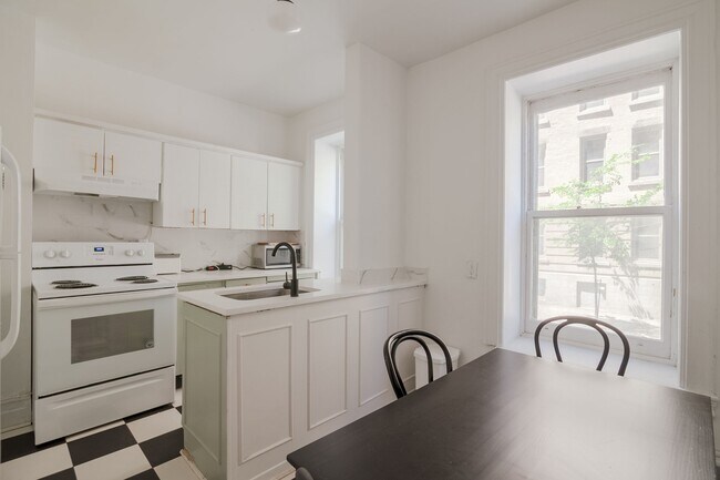 Photo du bâtiment - 1245 Rue St Marc