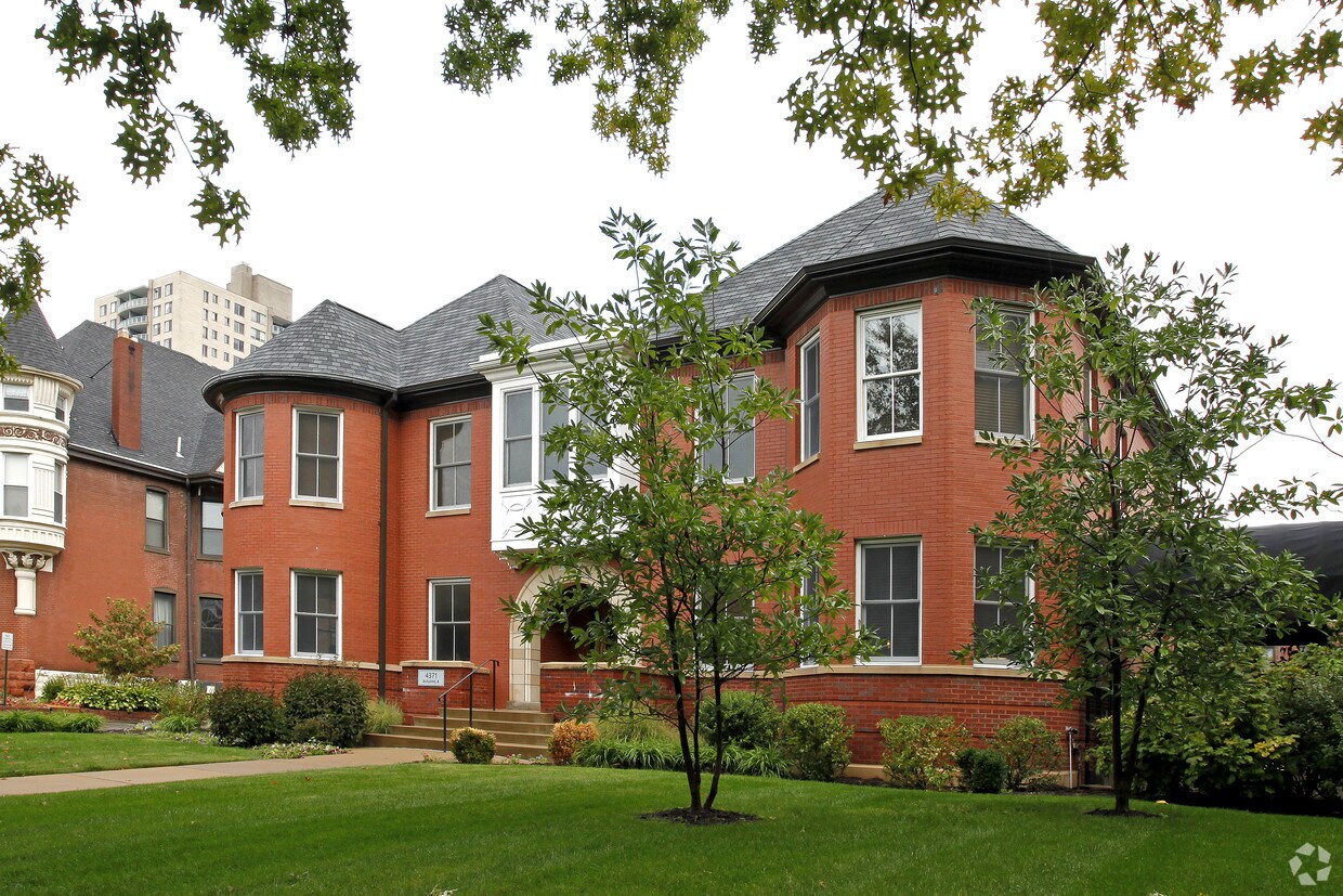 Foto del edificio - 4371 W Pine Blvd
