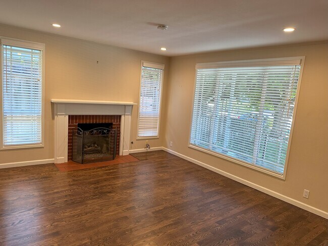 Beautiful Hardwood flooring & a cozy fireplace - 1224 Greenwood Ave
