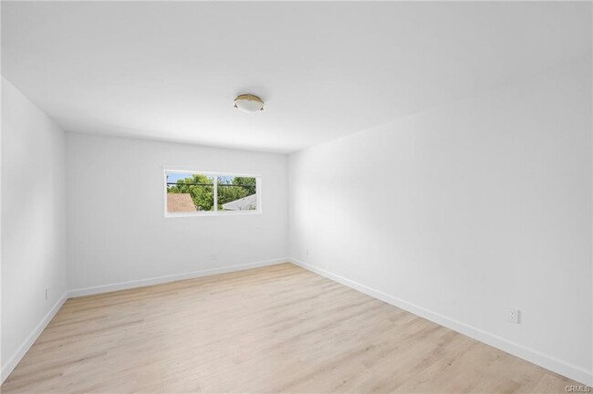 Foto del edificio - 11225 Haskell Ave