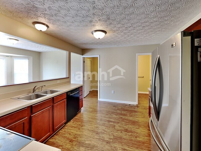 Foto del edificio - 227 Merriston Cir
