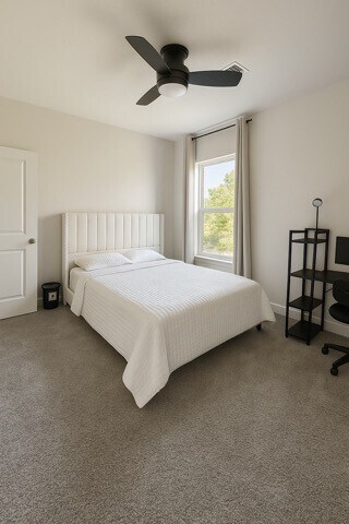 Building Photo - 8419 Woodward St