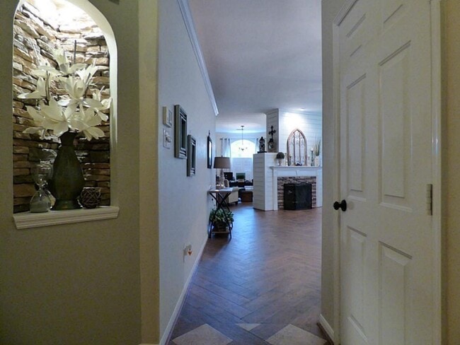 Building Photo - 20726 Redbud Trail