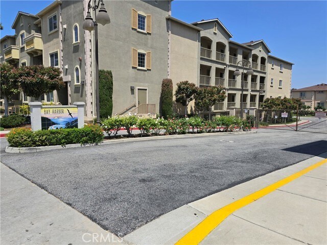 Foto del edificio - 1437 Lomita Blvd