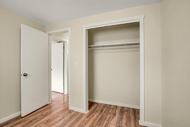 Foto del edificio - 817 W Heather Ln