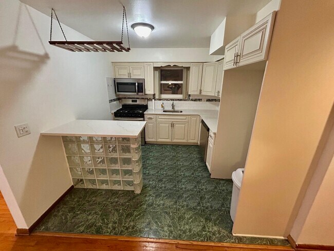 Foto del edificio - 4703 Cottage Ave