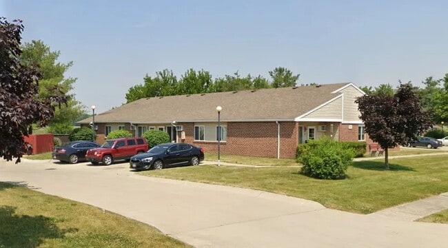 Building Photo - 419 N Holly Dr