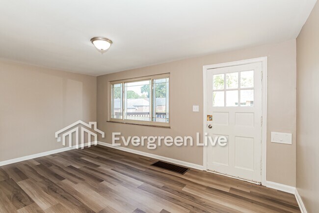 Foto del edificio - 6331 Stover Ave