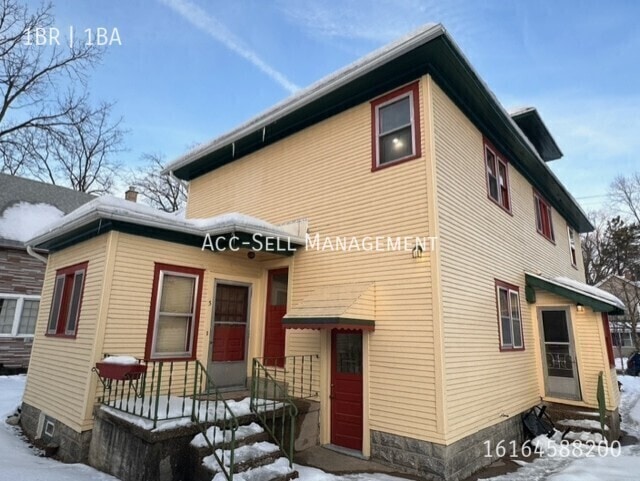 Building Photo - 209 Valley Ave NW