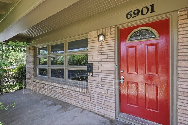 Building Photo - 6901 Greenlee St