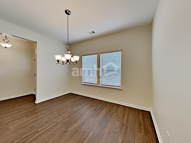 Foto del edificio - 167 Ivy Brook Dr