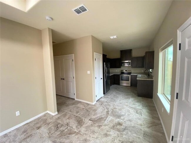Building Photo - 5709 Nightingale Ave