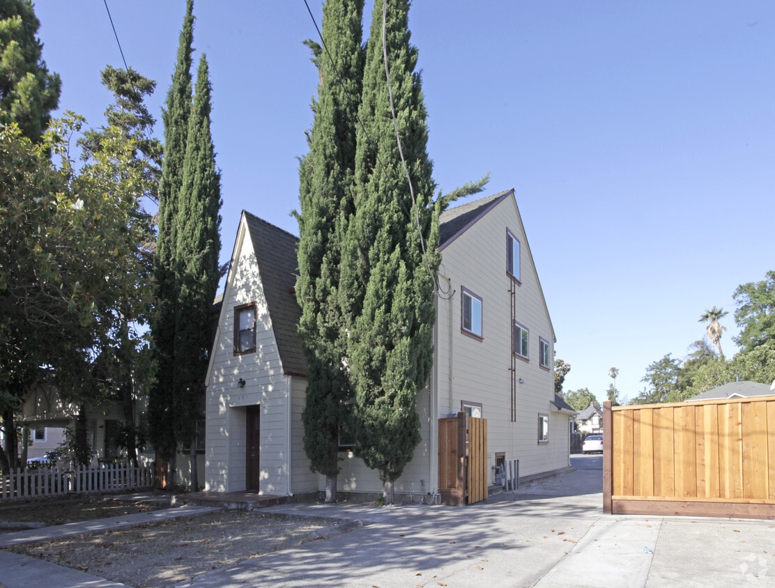Primary Photo - 491 S 7th St