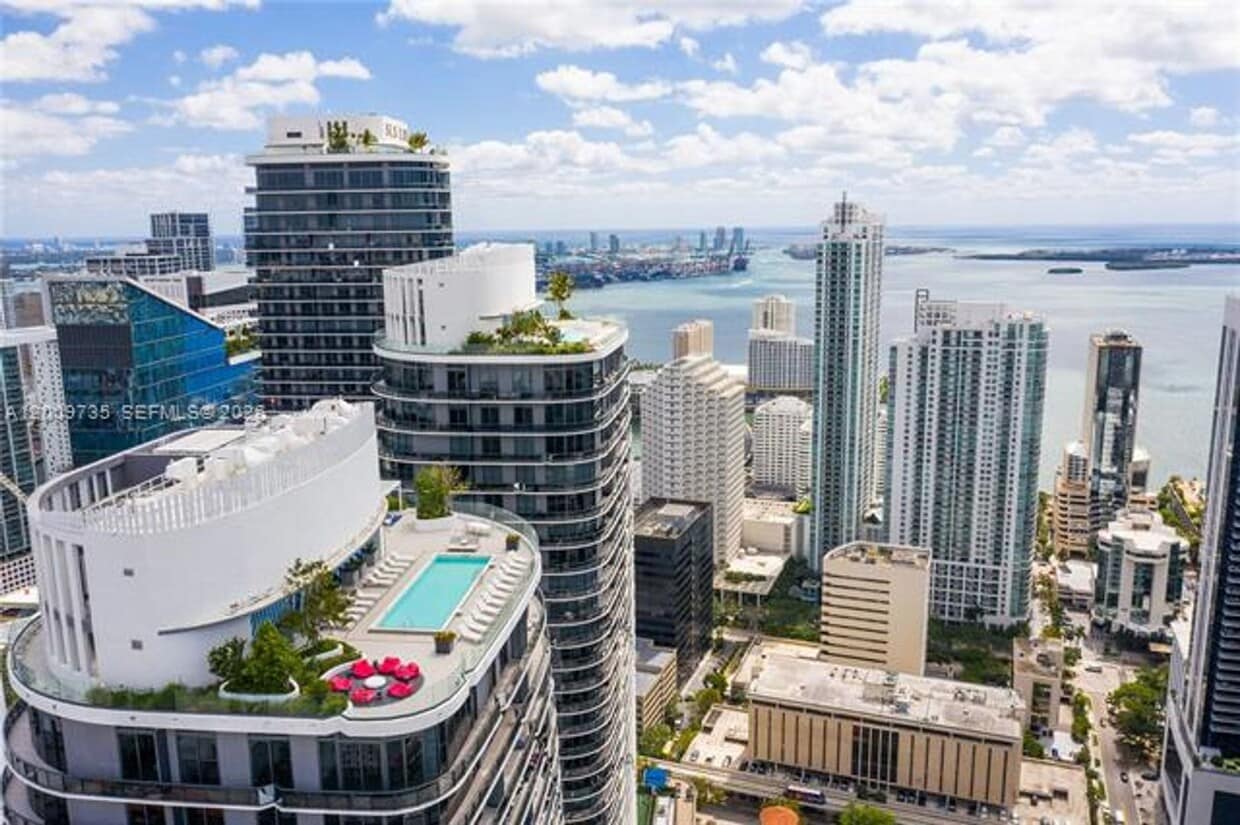 Photo - 45 SW 9th St # 1508 (A12009735)