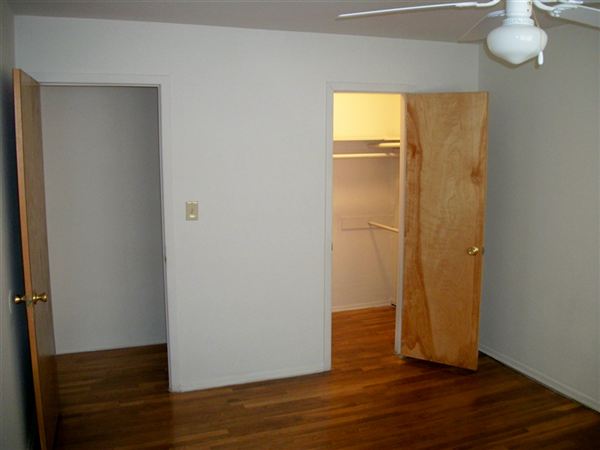 Foto del edificio - 321 Crowells Rd