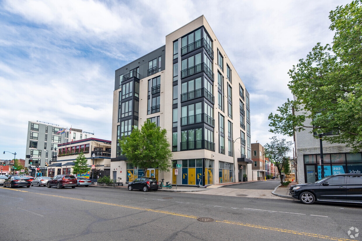 1999 9 1/2 St NW - The Fold