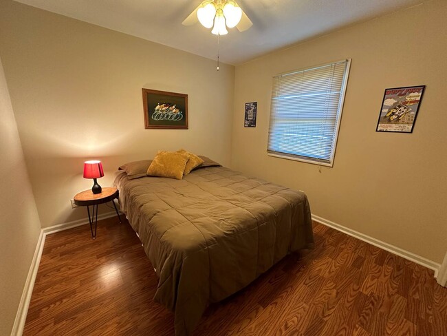 Building Photo - 101 N East St