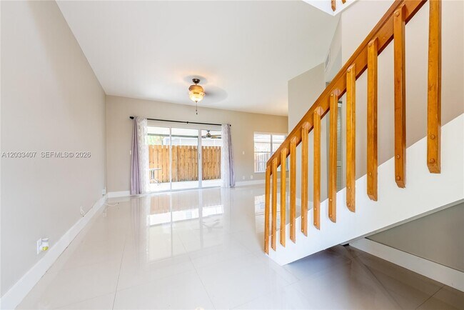 Foto del edificio - 19160 NW 82nd Cir Ct