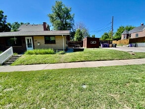 Building Photo - 2912 W 35th Ave